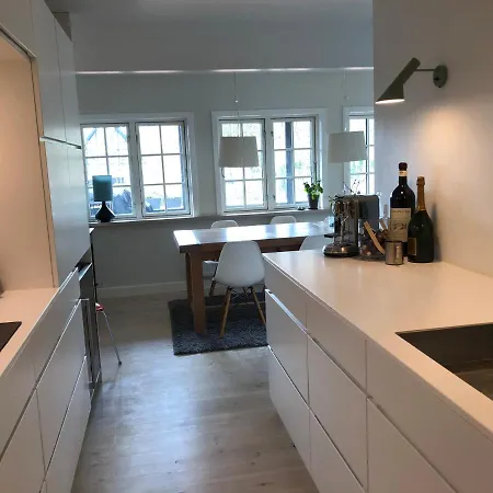 Rundforbivej 154 * Nærum